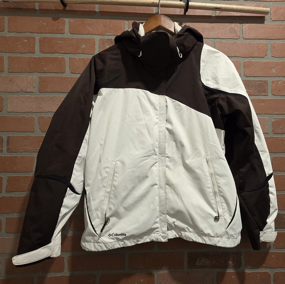Columbia Titanium Womens Jacket Medium.       ‎ Bin 14